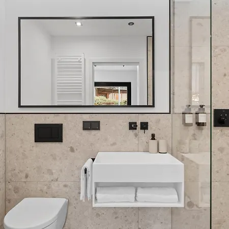 1-2 Personen - Parkplatz - Fahrradgarage - Zentrum - Kueche - Klima דירה *