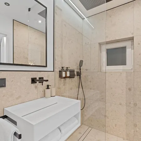 1-2 Personen - Parkplatz - Fahrradgarage - Zentrum - Kueche - Klima