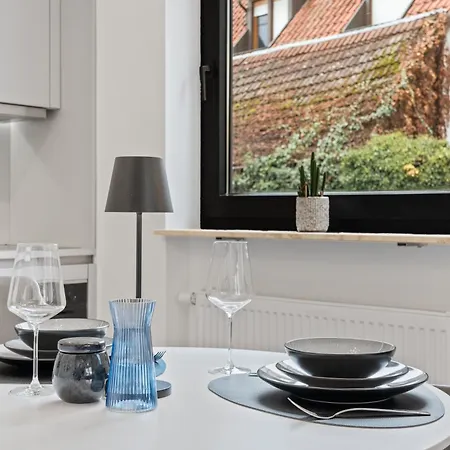 1-2 Personen - Parkplatz - Fahrradgarage - Zentrum - Kueche - Klima Апартаменты *