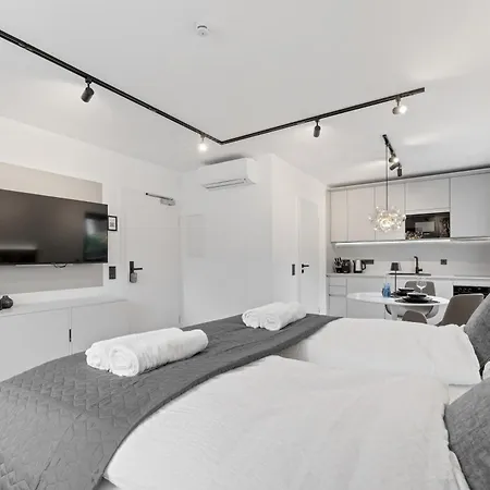 1-2 Personen - Parkplatz - Fahrradgarage - Zentrum - Kueche - Klima Apartment
