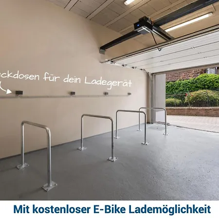 1-2 Personen - Parkplatz - Fahrradgarage - Zentrum - Kueche - Klima Apartment *